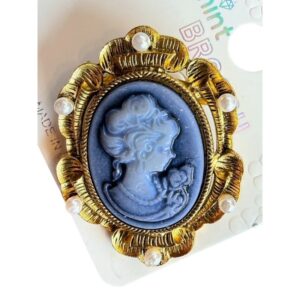 Lady Sings the Blues Brooch