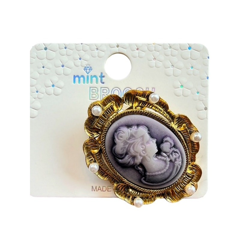 Moonlight Serenade Cameo Brooch - Image 3